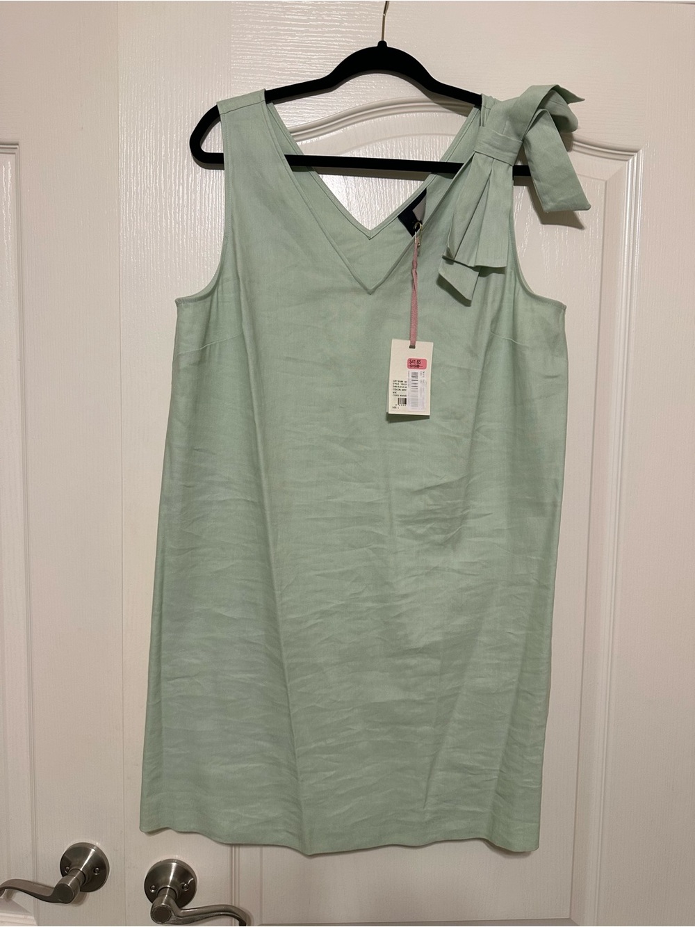 Alex Marie Sleeveless V-Neck Shift Dress with Shoulder Bow in Mint